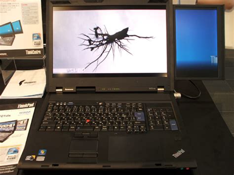 Thinkpad W701ds 2ndディスプレイを持つ最上位ノートの外観や特徴（レビュー） Prototype