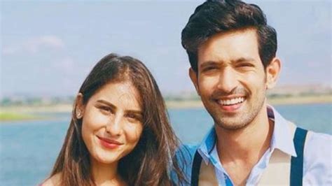 Mirzapur Star Vikrant Massey To Embrace Parenthood With Wife Sheetal