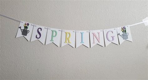 Wonderful Spring Banner Designs That Will Refresh Your Porch