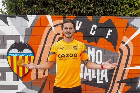 Emilio Bernad Vuelve A La Academia Vcf Para Aportar Su Experiencia En