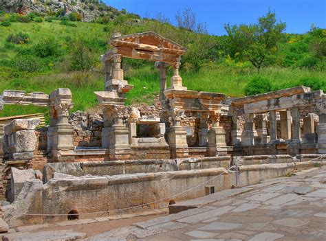 Fountain of Trajan | ruins, ancient