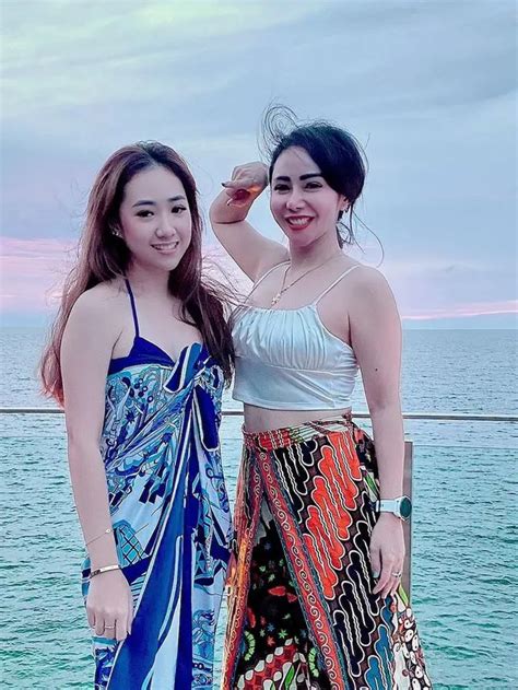 Potret Femmy Permatasari Dan Dua Putrinya Bak Kakak Adik Hot Liputan