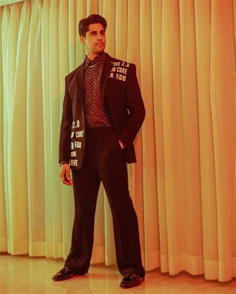 In Pics Sidharth Malhotra Looks Dapper In A Brown Colored Blazer And Pants