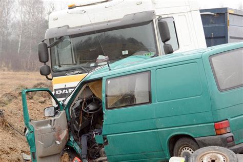 Lewin Kłodzki Śmiertelny wypadek na DK8 Czołowe zderzenie busa i