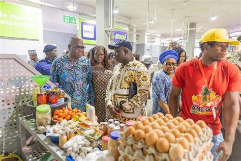 Bénin le gouvernement inaugure le premier marché de type moderne dans