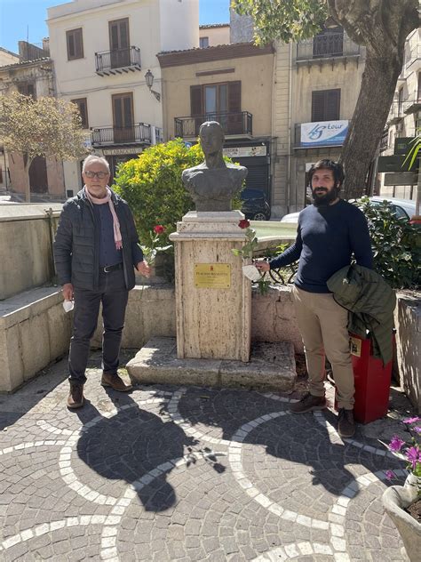 Città Nuove Corleone CORLEONE DUE ROSE ROSSE AL PARTIGIANO PLACIDO