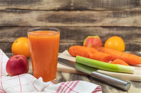 Premium Photo Fresh And Healthy Vegetable Juice In A Glass