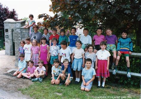 Photo De Classe CE1 De 1990 Ecole De Saint Etienne Du Bois Saint