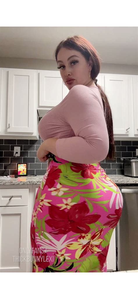 That Curvy Transgirl ATL Top On Twitter You Like How This Skirt Makes My Ass Look