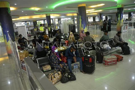 MUDIK LEBIH AWAL DI PELABUHAN SUKARNO HATTA MAKASSAR ANTARA Foto