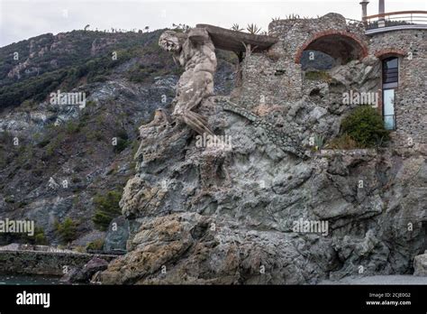 Monterosso Al Mare Italy July View Of Il Gigante Statue At