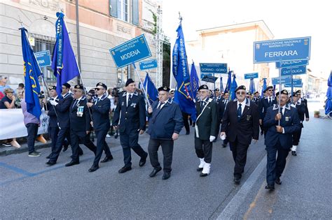 La Parata Dei Reparti Della Marina Militare Chiude Il Raduno Nazionale