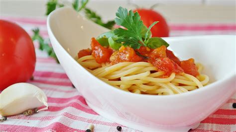 Come Preparare Un Buon Piatto Di Spaghetti Al Pomodoro E Basilico