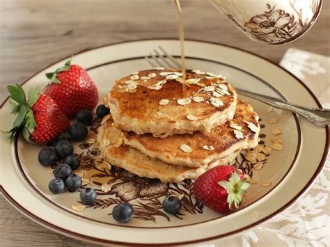 Family Favorite Oatmeal Pancakes Recipe - Food.com