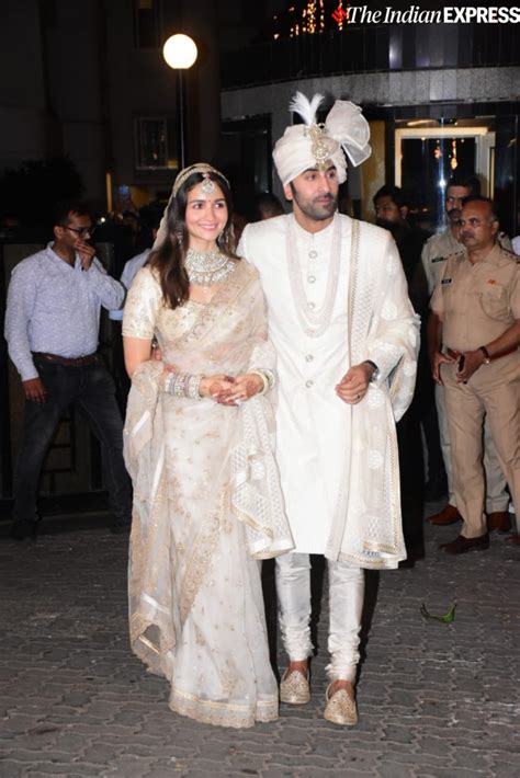 Alia Bhatt-Ranbir Kapoor Wedding First Pics: Alia Ranbir Ties the Knot, Alia Wedding Photos ...