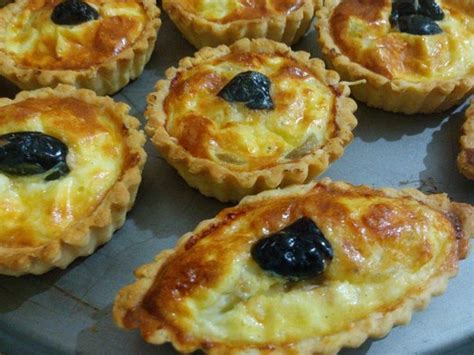 Tartelettes au fromage blanc et aux crevettes pour un apéritif