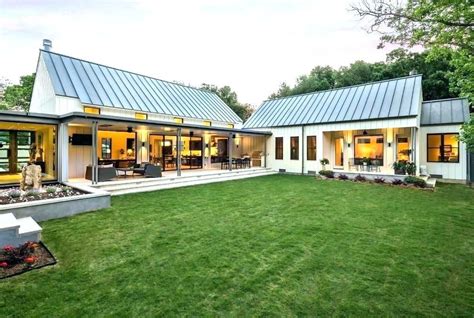 Image result for L shaped house with porch | Modern farmhouse exterior ...