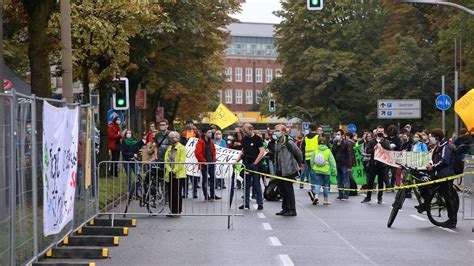 Verdi Streik Und Fridays For Future Menschen Bei Protesten In