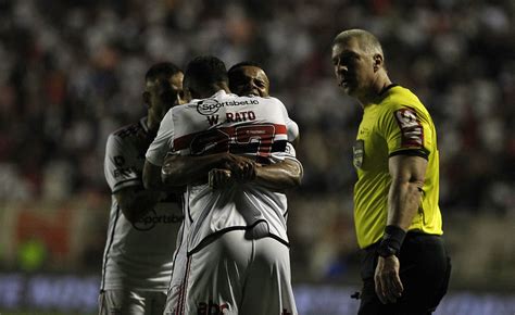 Autor do gol da classificação do São Paulo Rato fala sobre se cobrar