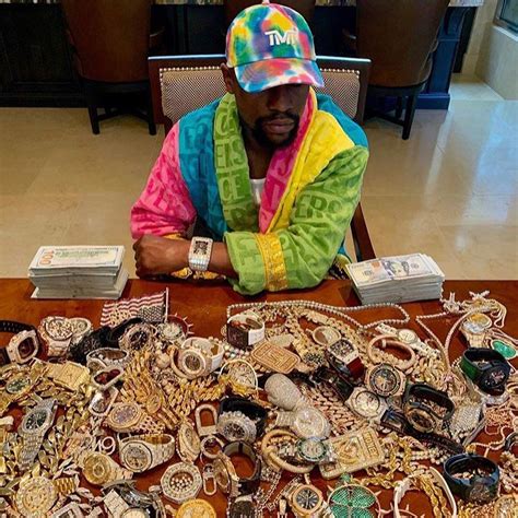 Floyd Mayweather Flexing