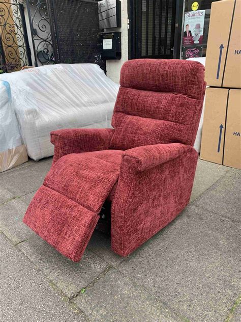 Celebrity Sandhurst Dual Motor Riser Recliner In Weave Claret Comfort