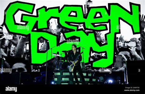 Green Day Wallpapers 2022