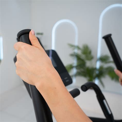 Эллиптический тренажер OXYGEN FITNESS PHANTOM M LCD купить в Москве по ...