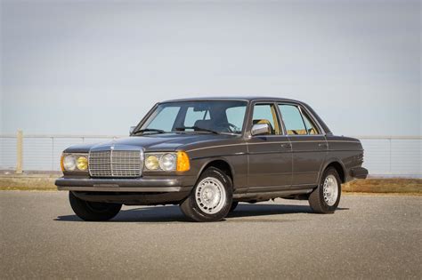 Place Bid - 75k-Mile 1985 Mercedes-Benz W123 300D Turbodiesel | PCARMARKET