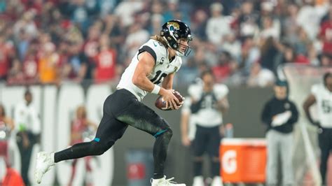 Trevor Lawrence injury: Jaguars QB reportedly has shoulder sprain