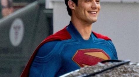 David Corenswet Il Nuovo Superman Ecco Le Prime Foto Ufficiali Del