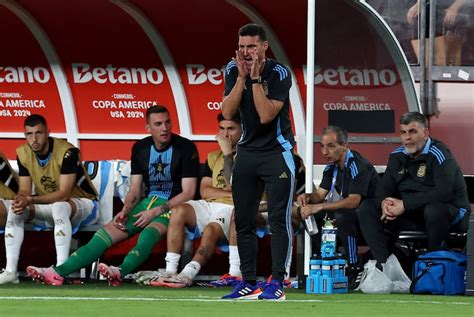 Lionel Scaloni Contó La DecisiÓn Que Tomó Para El Partido De Argentina Vs Perú Tn