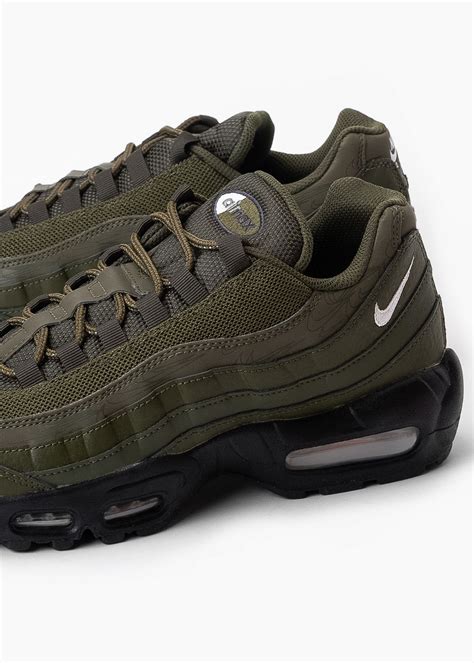 Herren Sneaker NIKE AIR MAX 95 - 141,99 € - Sneaker Peeker - Größte ...