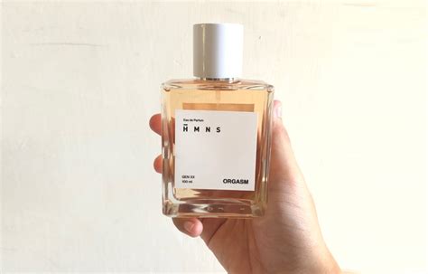 Rekomendasi Parfum HMNS Untuk Wanita Sedang Populer Kamu Suka Yang Mana