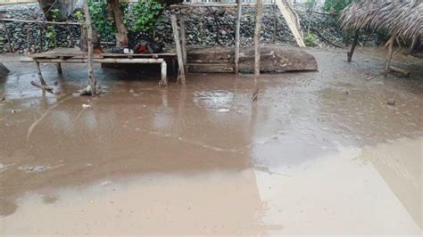 Hujan Deras Di Lela Banjir Genangi Rumah Warga Dan Rusak Jalan Desa