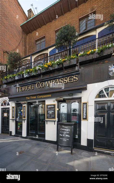 The Three Compasses Pub And Restaurant In Cowcross Street Farringdon London Chalk Board