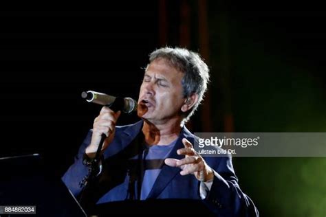 40 George Dalaras Photos & High Res Pictures - Getty Images