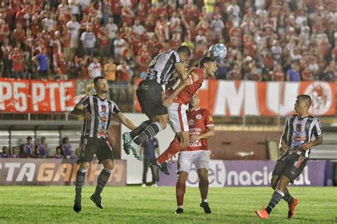 Operário PR leva gol no fim e perde para o América RN pela Série C