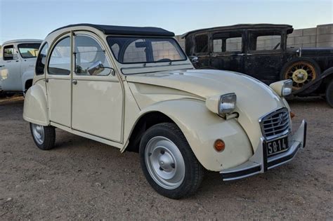 Potential Bargain 1976 Citroen 2CV Barn Finds