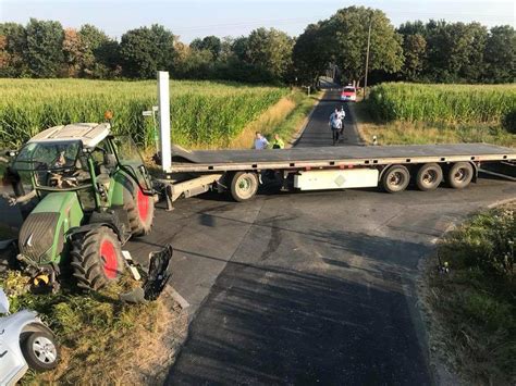 Niederkr Chten Motorradfahrer Stirbt Bei Frontalzusammensto