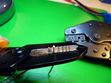 EastBay RC: HowTo: Using a crimping tool, part 1