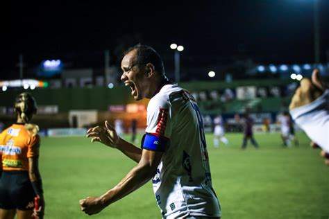 Tiago Souza Desencanta E Marca Duas Vezes Em Goleada Do Itabaiana Sobre