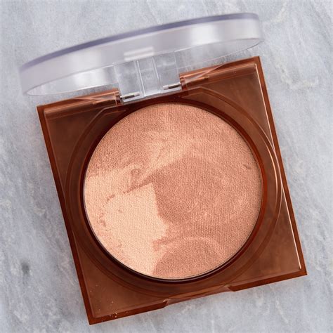 Huda Beauty Light GloWish Bronzer Review Swatches Fyne Fettle