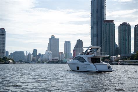 เอ็มจีซี มารีนฯ เปิดบริการเช่าเหมาลำเรือ Azimut และ Chris Craft