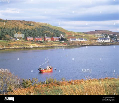 Dunvegan Village and Loch Dunvegan Skye Stock Photo - Alamy