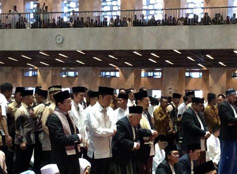 Jokowi Ma Aruf Salat Idulfitri Terakhir Sebagai Presiden Dan Wapres Di