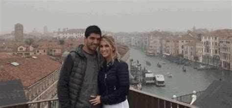 Il Lato Dolce Di Suarez A Venezia Con La Moglie La Stampa