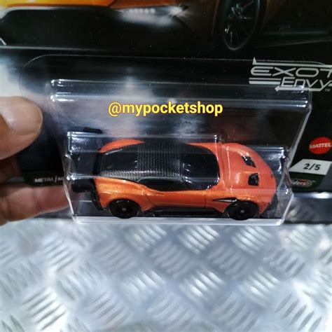 Hot Wheels ASTON MARTIN VULCAN Volcanic Orange Hotwheels Car Culture Exotic Envy