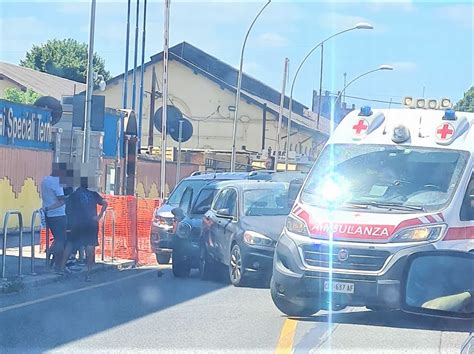 Terni Tamponamento A Tre In Viale Brin Umbriaon