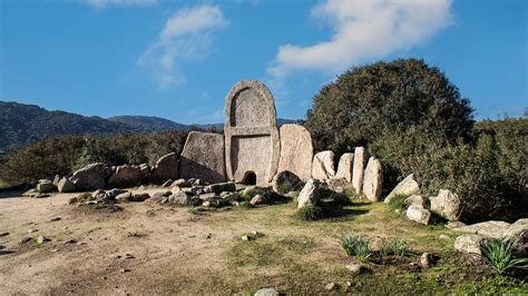 Distretto Culturale Del Nuorese Tomba Di Giganti Sena E Thomes