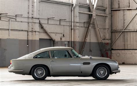 Aston Martin DB5 model guide - Prestige & Performance Car